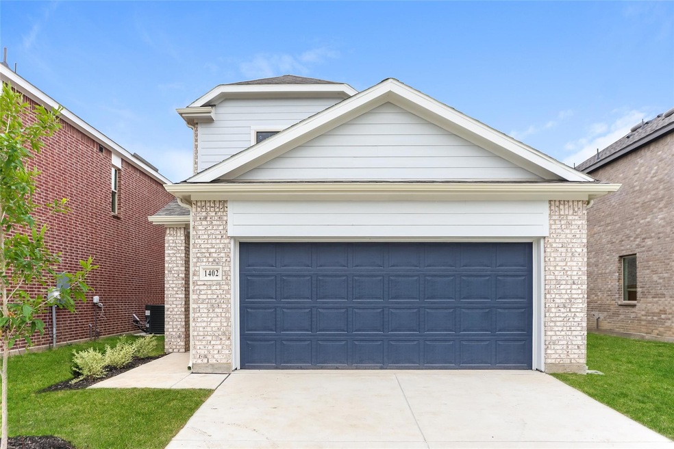 1402 Ester Ln, Ennis, TX 75119 - photo 1