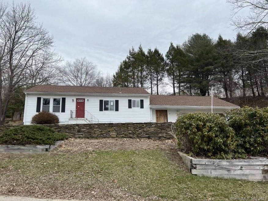 30 Church St, Baltic, CT 06330