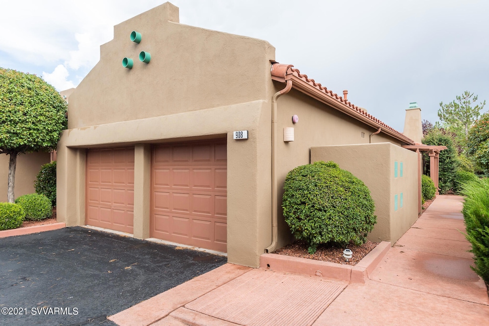 Front of 908 Cliff Rose