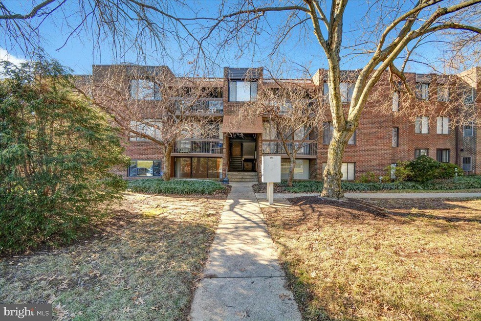 8705 Hayshed Ln unit 11, Columbia, MD 21045 - photo 1