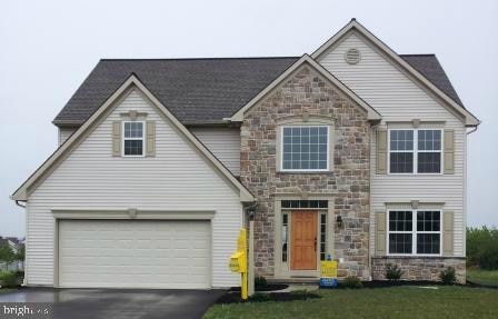 811 Jasmine Ave, Mount Joy, PA 17552 - photo 1