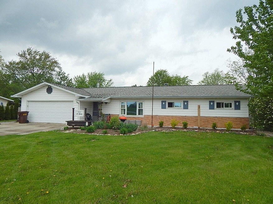 935 E Spring St, Bluffton, IN 46714 - photo 1