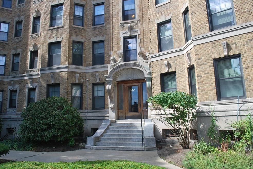 122 Riverway unit 11, Boston, MA 02215 - photo 1