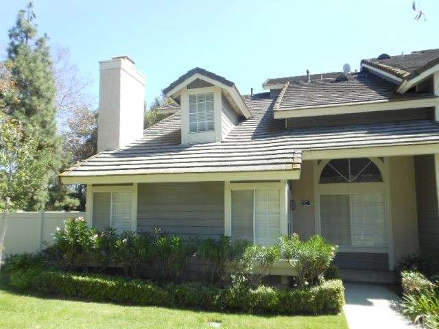 End unit showing front entry