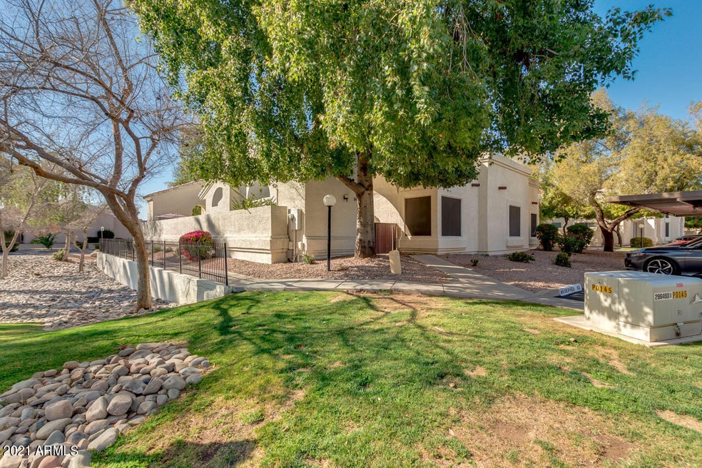 2100 W Lemon Tree Place unit 95, Chandler, AZ 85224 - photo 1