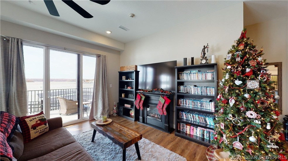 Modern yet cozy 3 bed/2 bath condo in popular Wate