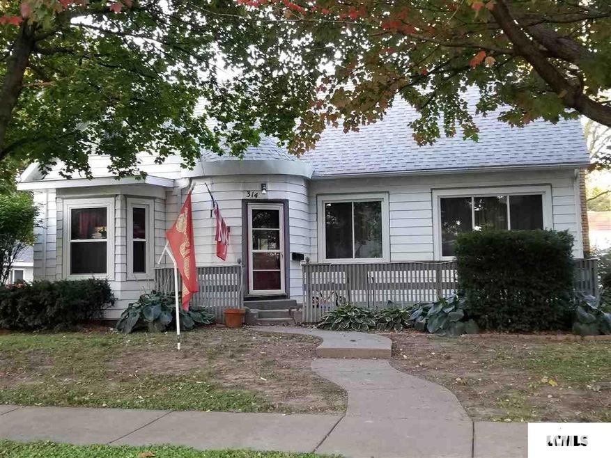 314 Peoria St, Lincoln, IL 62656 - photo 1