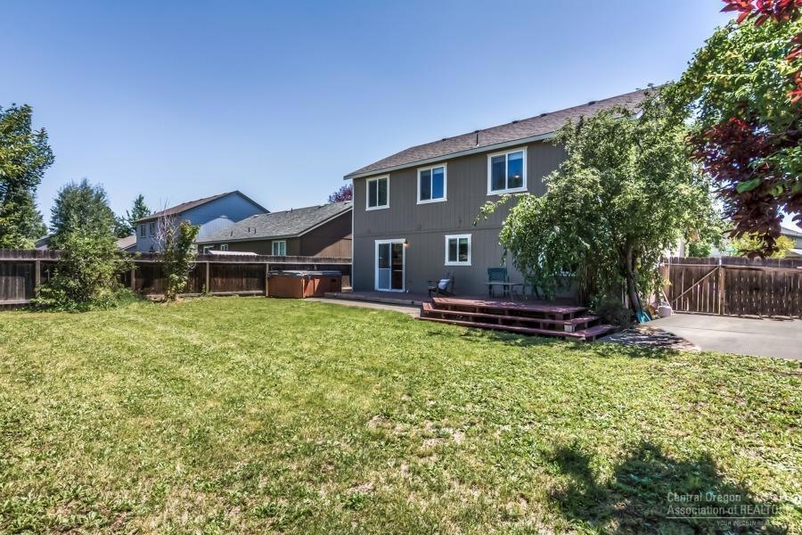 3261 SW Newberry Ave, Redmond, OR 97756 - photo 1