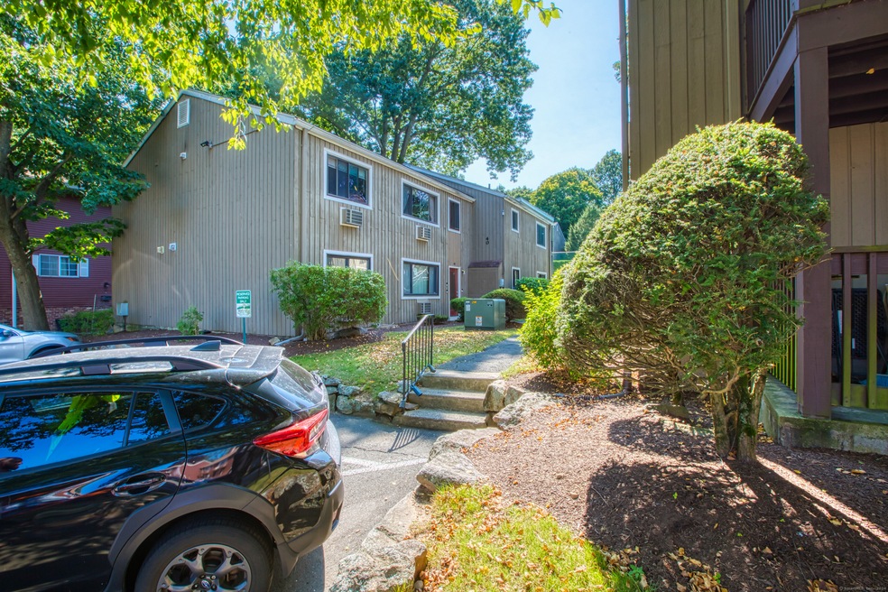 40 Leslie Rd unit D, Bridgeport, CT 06606 - photo 1