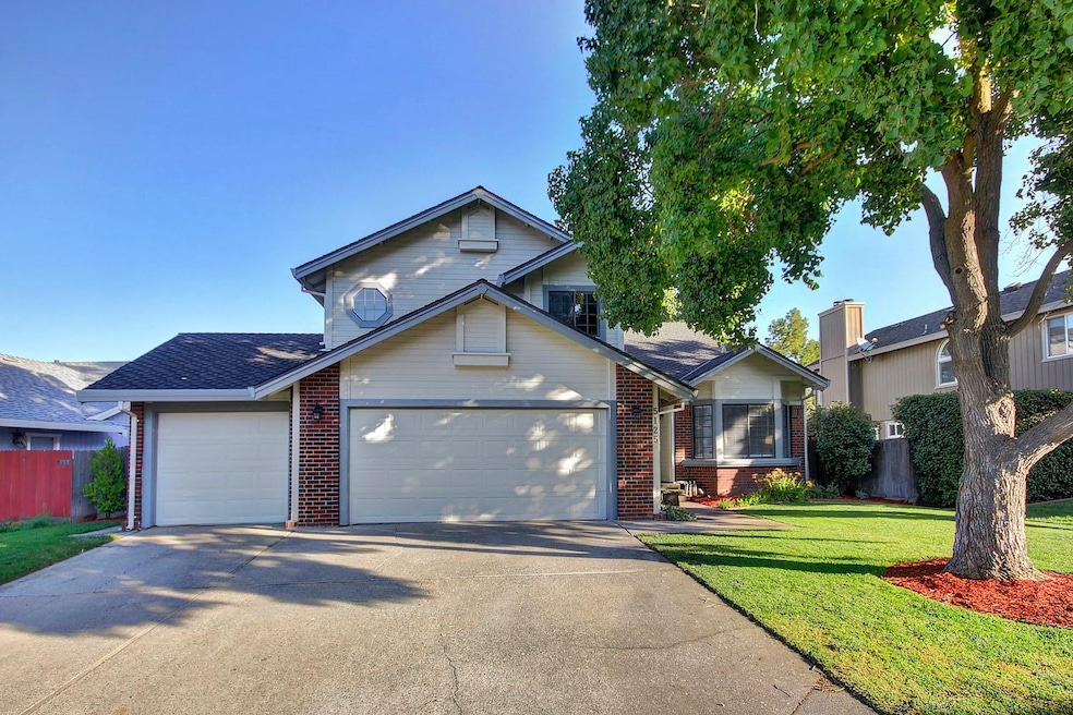 5125 Stoneglen Way, Elk Grove, CA 95758 - photo 1