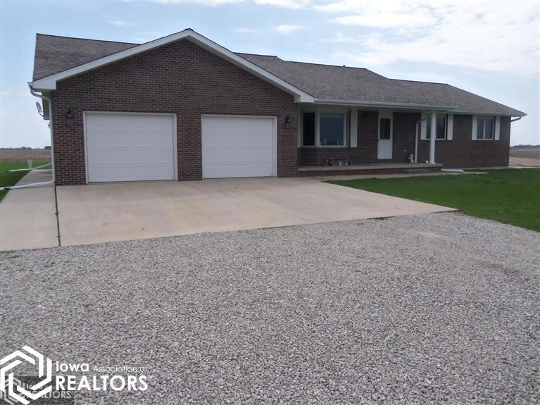 1874 E 60th St N, Newton, IA 50208 - photo 1