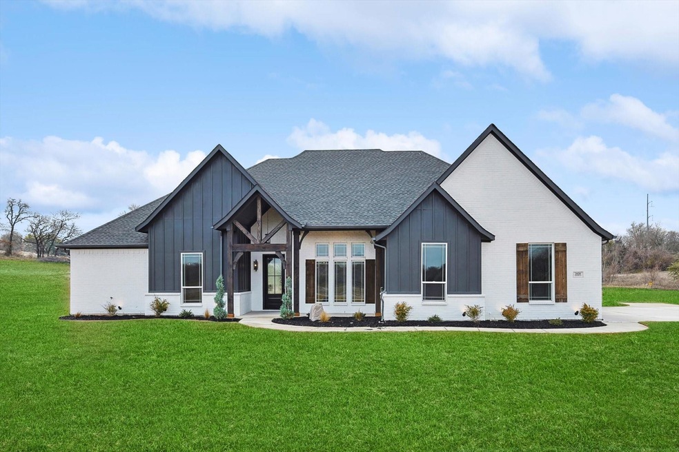 2020 Glenhollow Dr, Weatherford, TX 76088 - photo 1