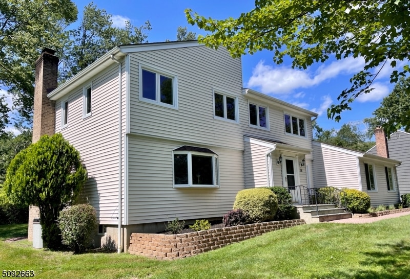 28 Dunbridge Ln, Gillette, NJ 07933 - photo 1