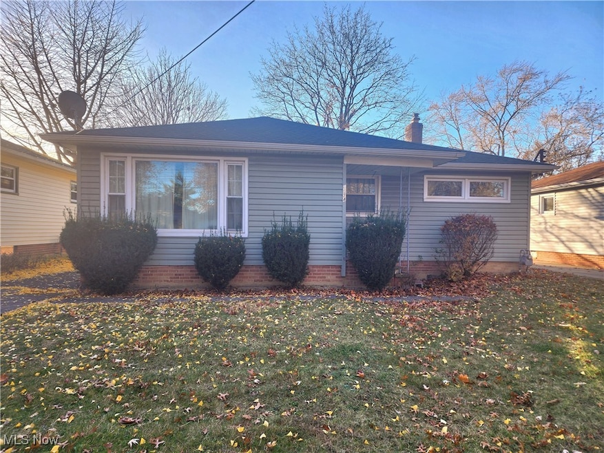 6574 Mandalay Dr, Parma Heights, OH 44130 - photo 1