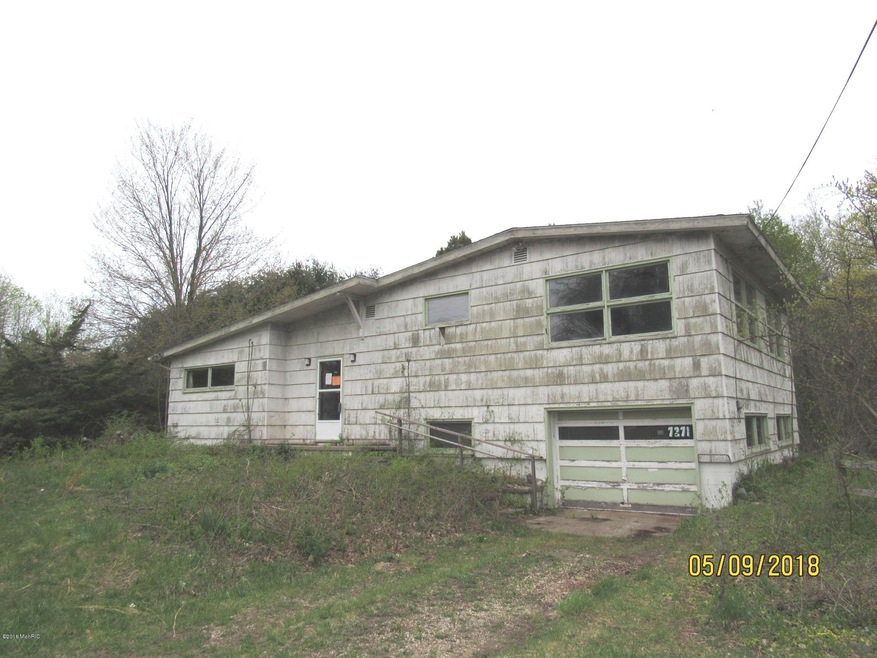 7271 Youngren Rd, Three Oaks, MI 49128 - photo 1