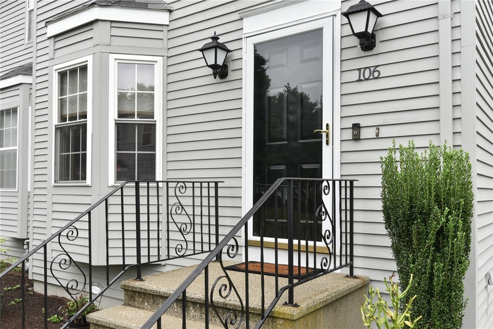 565 Quaker Ln unit 106, West Warwick, RI 02893 - photo 1