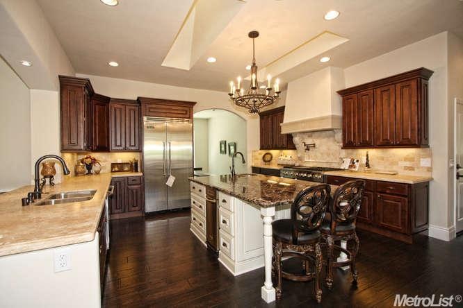 Full Viking Appliance package with a 48