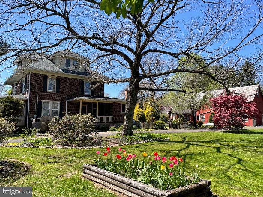 225 Linden Ln, Riegelsville, PA 18077 - photo 1