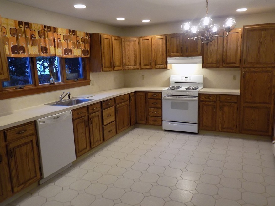 24 Wareham St unit R, Medford, MA 02155 - photo 1