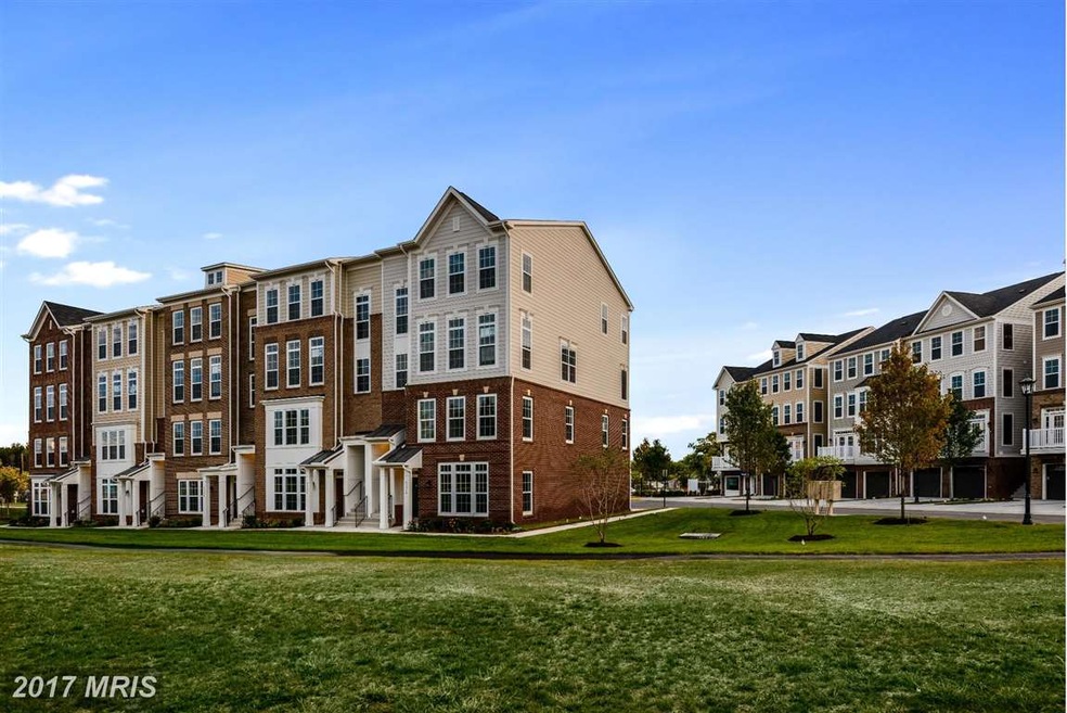 43503 Town Gate Square, Chantilly, VA 20152 - photo 1