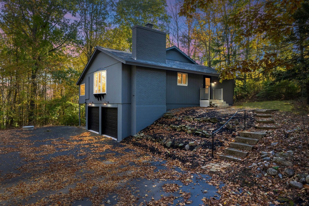 527 Hanson Ridge Rd, Springvale, ME 04083 - photo 1