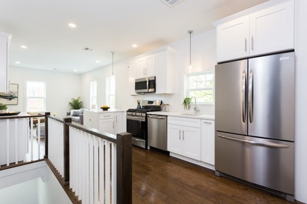 7 Reeds Ct unit 2, Somerville, MA 02145 - photo 1