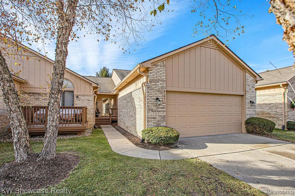 21971 Lancrest Ct unit 293, Farmington Hills, MI 48335 - photo 1