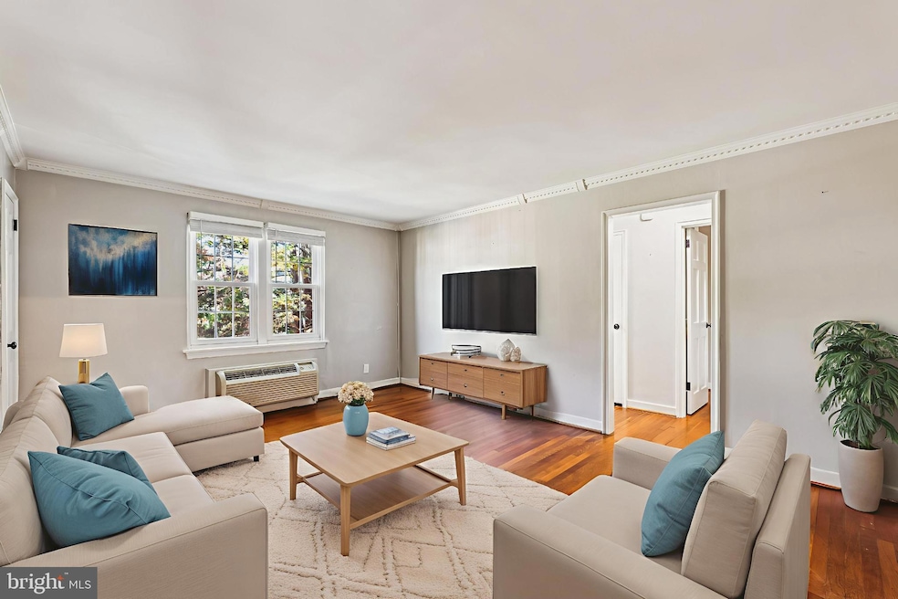 117 E Glebe Rd unit B, Alexandria, VA 22305 - photo 1