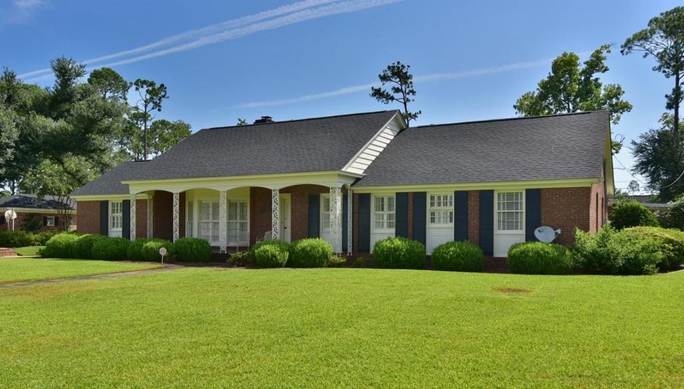 1611 Lowell Ln, Albany, GA 31707 - photo 1