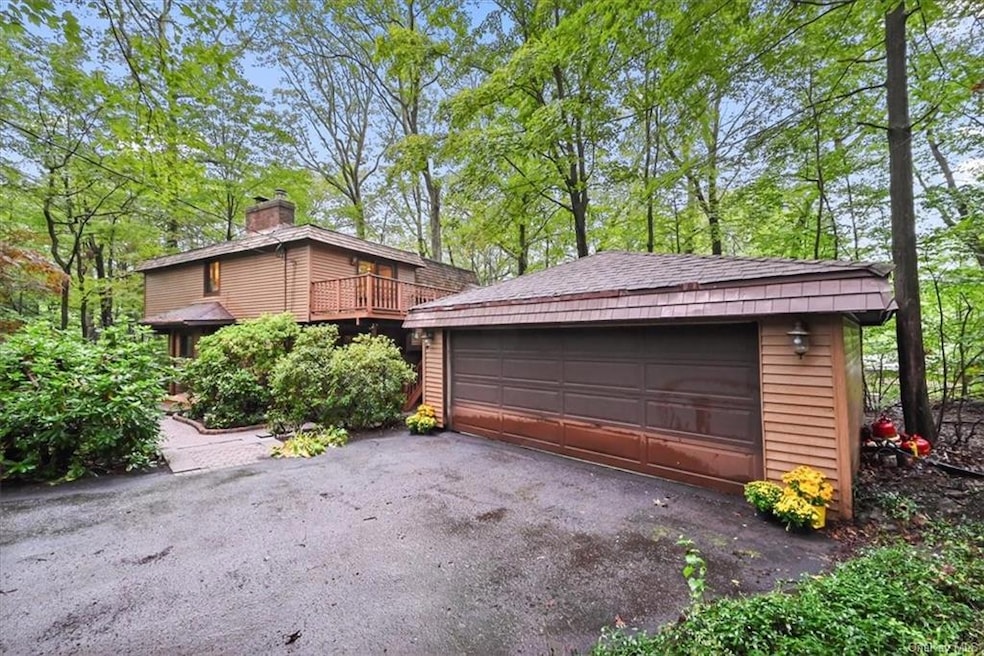 41 Spice Bush Ln, Tuxedo Park, NY 10987 - photo 1
