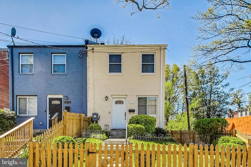 5313 Blaine St NE, Washington, DC 20019 - photo 1
