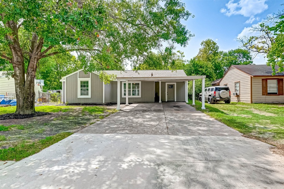 10845 Bentley St, Houston, TX 77093 - photo 1