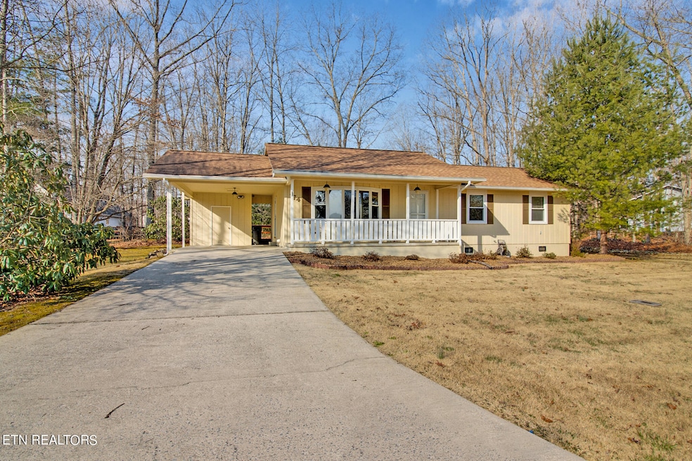 174 Dovenshire Dr, Crossville, TN 38558 - photo 1