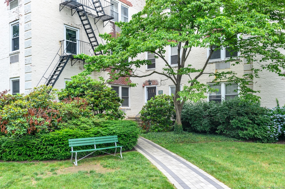 Welcome to 132 Summer St - Woodside Green