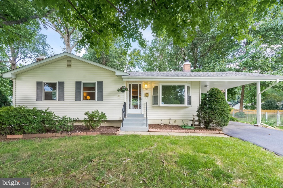 214 Hutton St, Gaithersburg, MD 20877 - photo 1