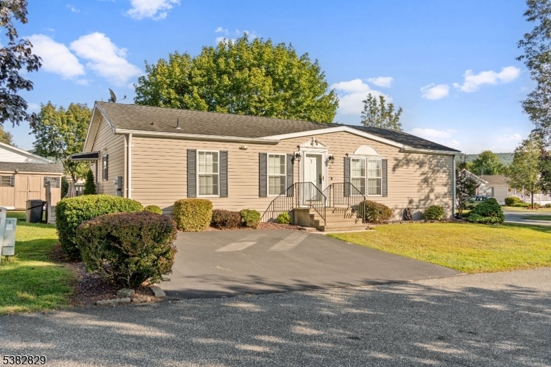 2 Edelweiss Way, Belvidere, NJ 07823 - photo 1