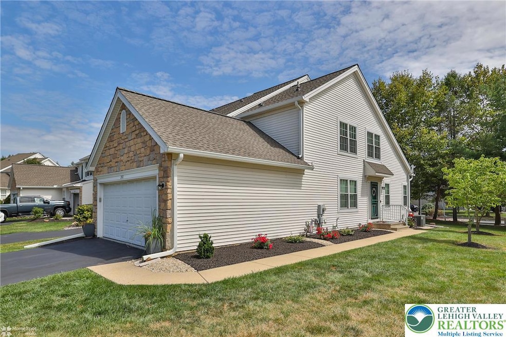 202 Park Ridge Dr, Easton, PA 18040 - photo 1