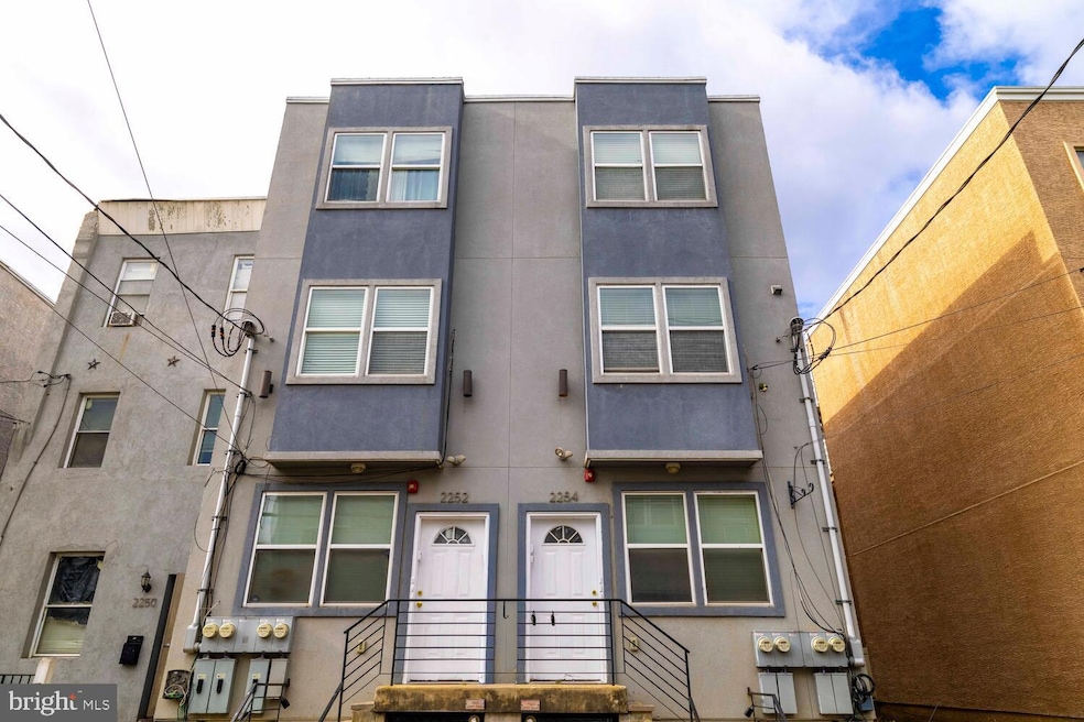 2252 N 12th St, Philadelphia, PA 19133 - photo 1