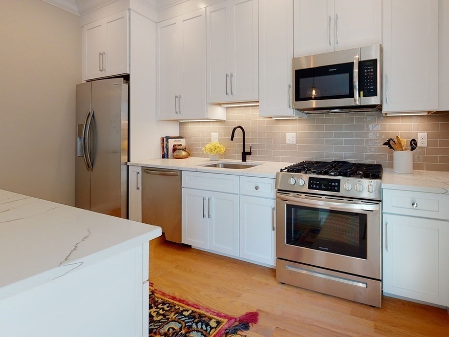 315 College Farm Rd unit 4, Waltham, MA 02451 - photo 1