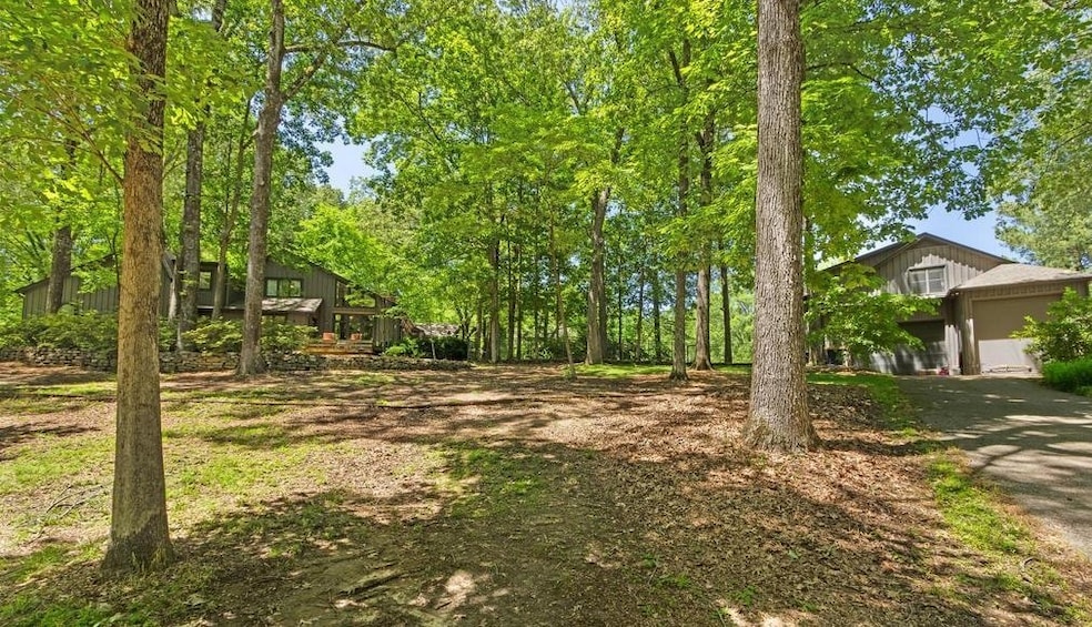 Home and Guest House on 2 AC