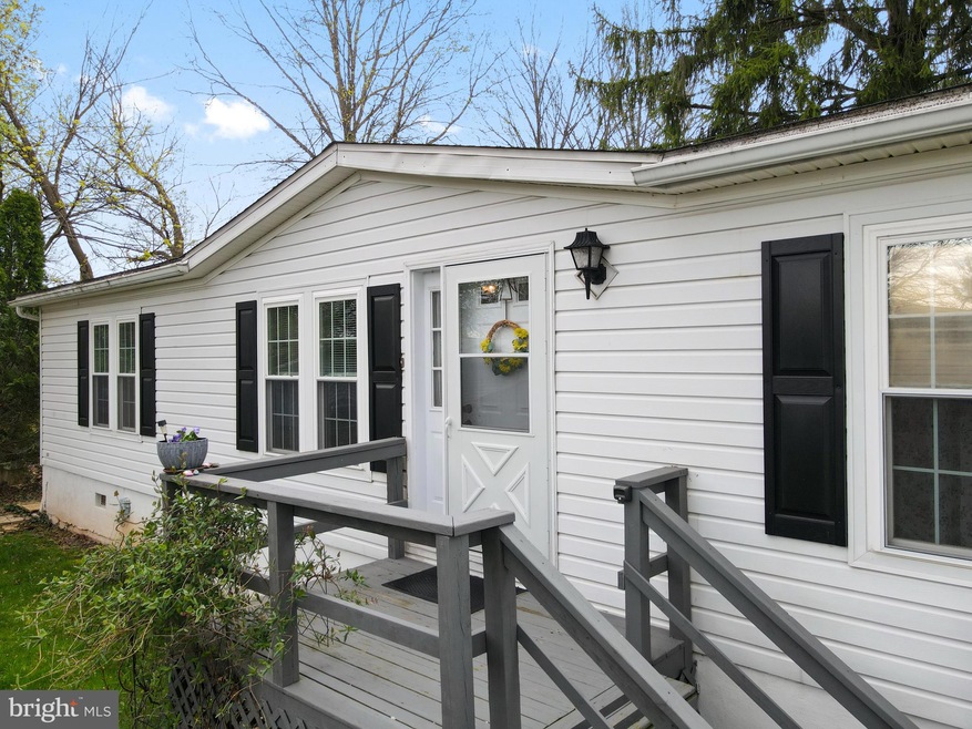 263 W 8th St, Red Hill, PA 18076 - photo 1