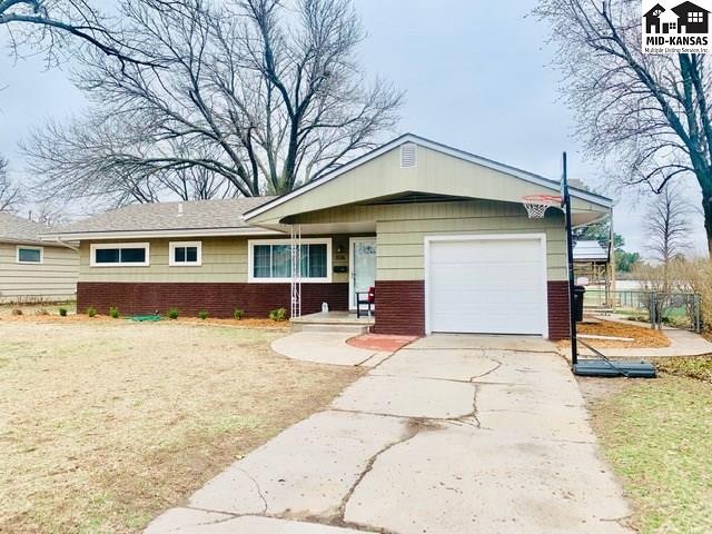 1116 Eastmoor Dr, McPherson, KS 67460 - photo 1