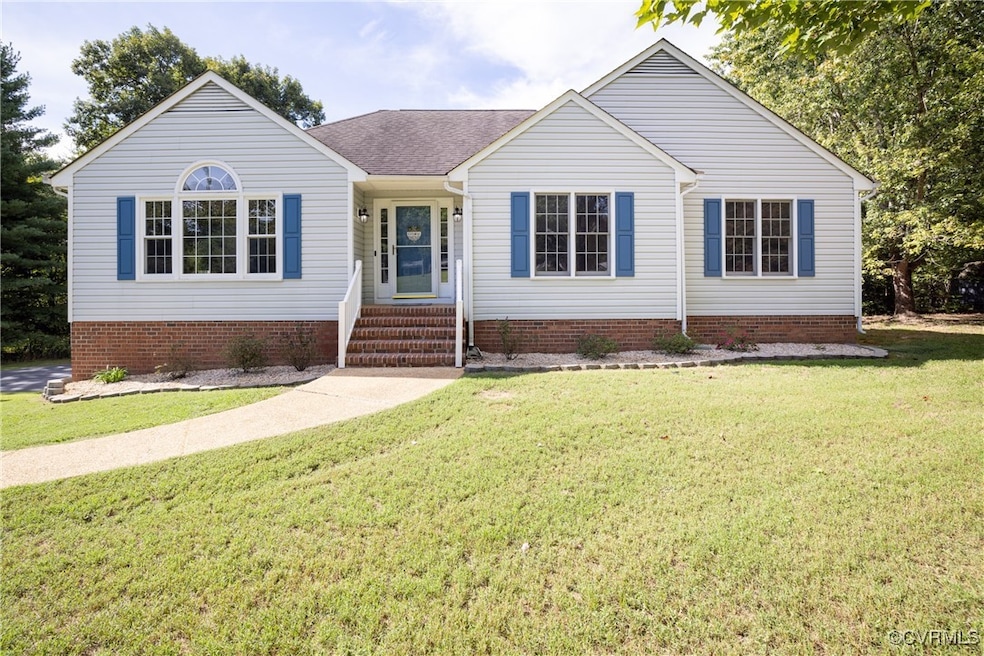 2.7 acres, Vinyl Siding