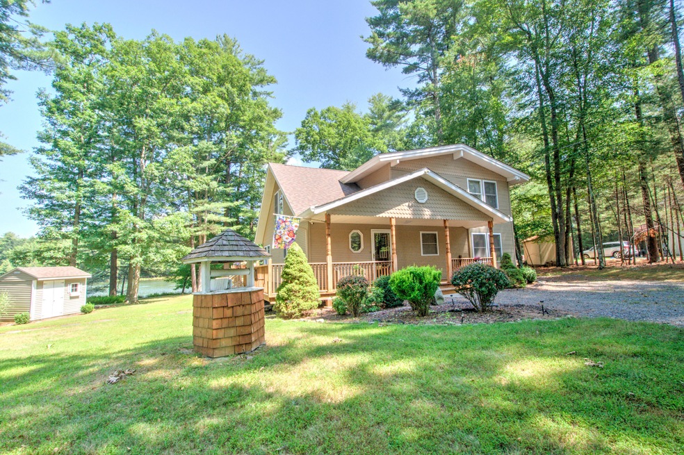 135 Hemlock Point Ct, Hawley, PA 18428 - photo 1