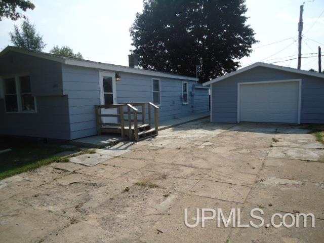 1850 N Lake Dr, Ishpeming, MI 49849 - photo 1