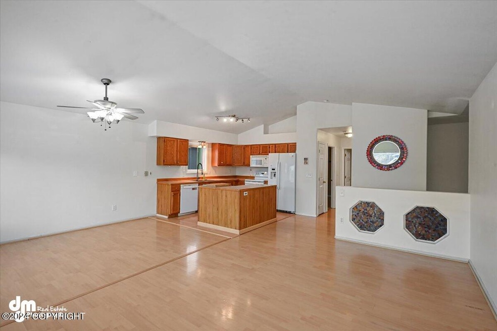 10-Living-Dining_SLS_-0098