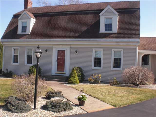 18 Clove Hill St, Wethersfield, CT 06109 - photo 1