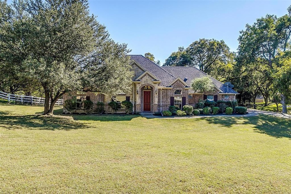 5725 Maple Valley Dr, Azle, TX 76020 - photo 1