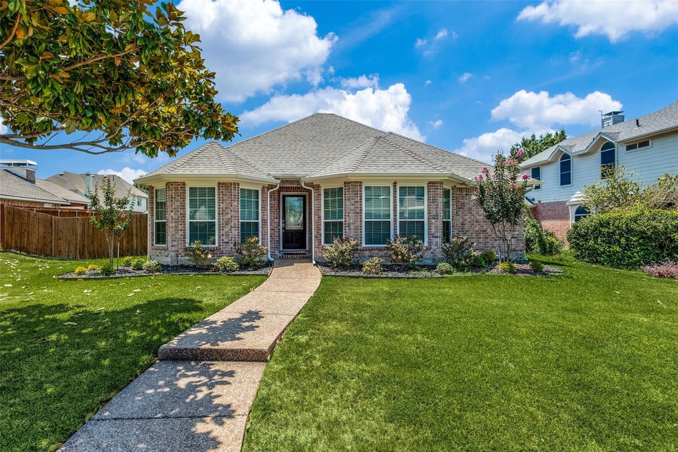 5704 Mckinley Ln, Richardson, TX 75082 - photo 1