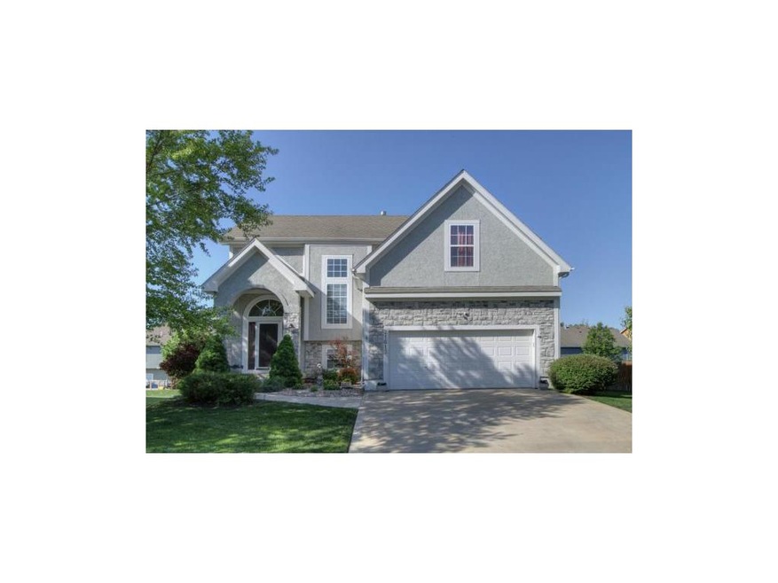 21613 W 61st St, Shawnee, KS 66218 - photo 1